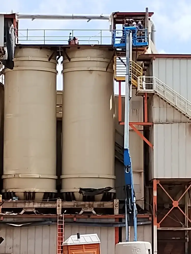 Silos y equipo de elevación industrial